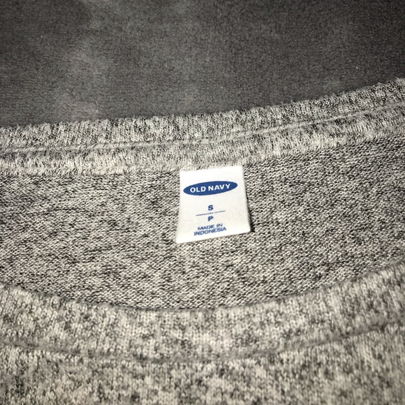 🦋2 for $15 - Old Navy Grey Long Sleeve - Picture 3 of 3
